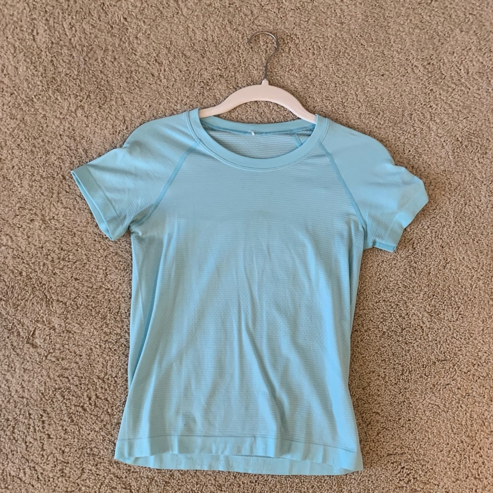 LULULEMON swiftly tech short sleeve BLUE size 4